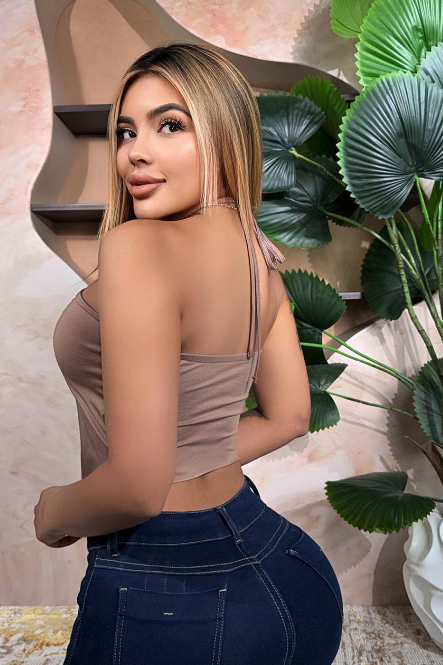Crop Mariposa