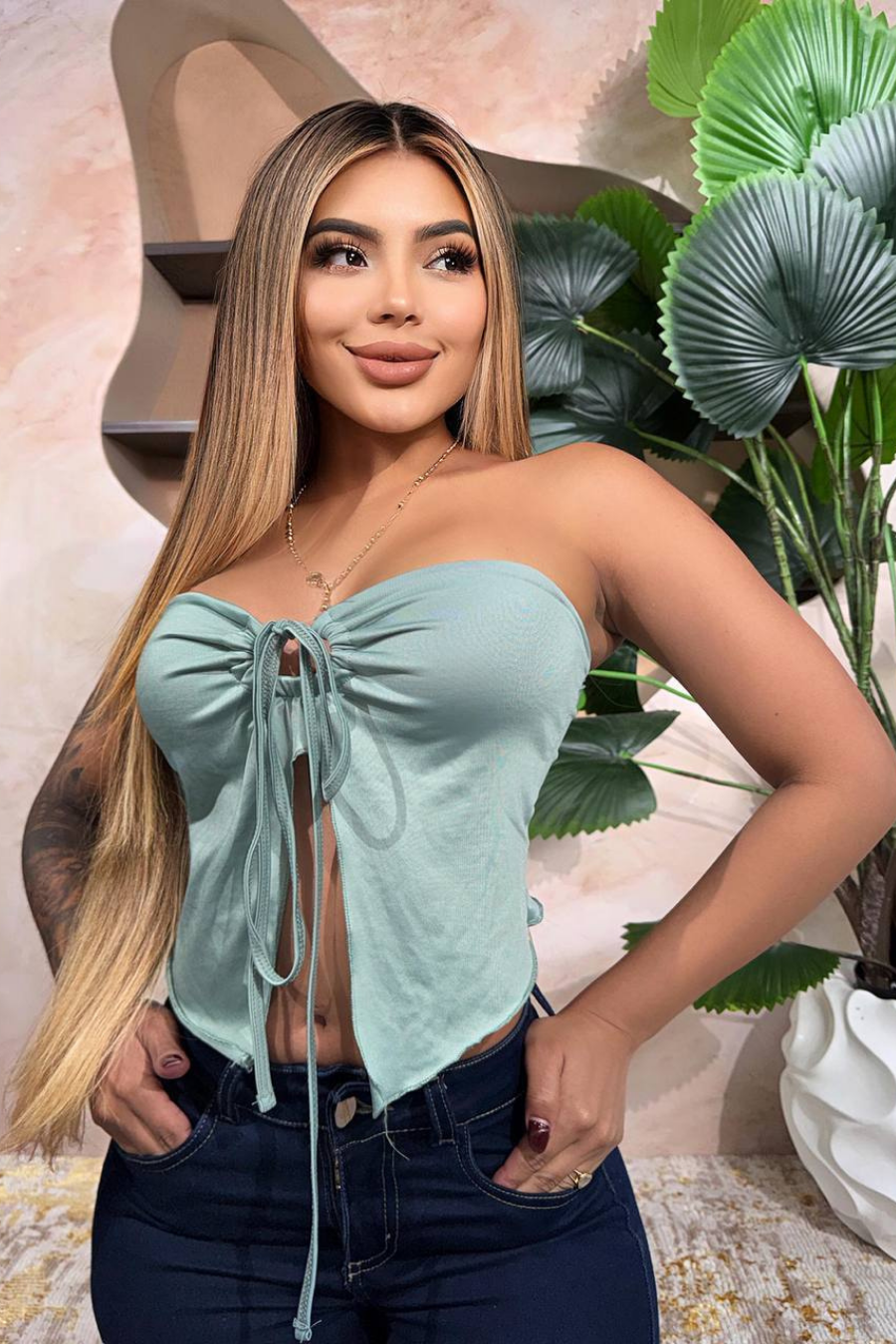 Crop Mariposa